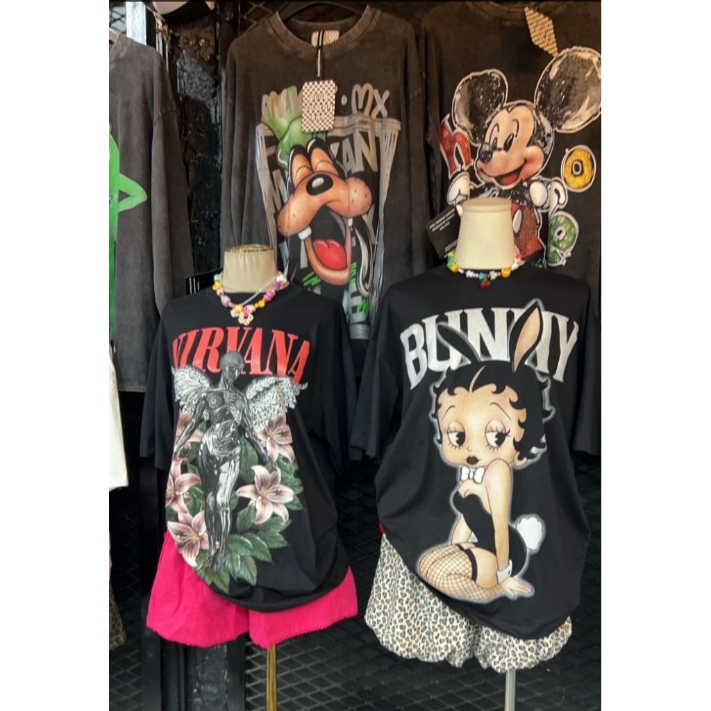 👕เสื้อยืดโอเวอร์ไซส์ ผ้าเนื้อดีใส่สบาย❣️อก44-46ยาว29 ❣️ป้ายBKK,/Apple pie/Zara