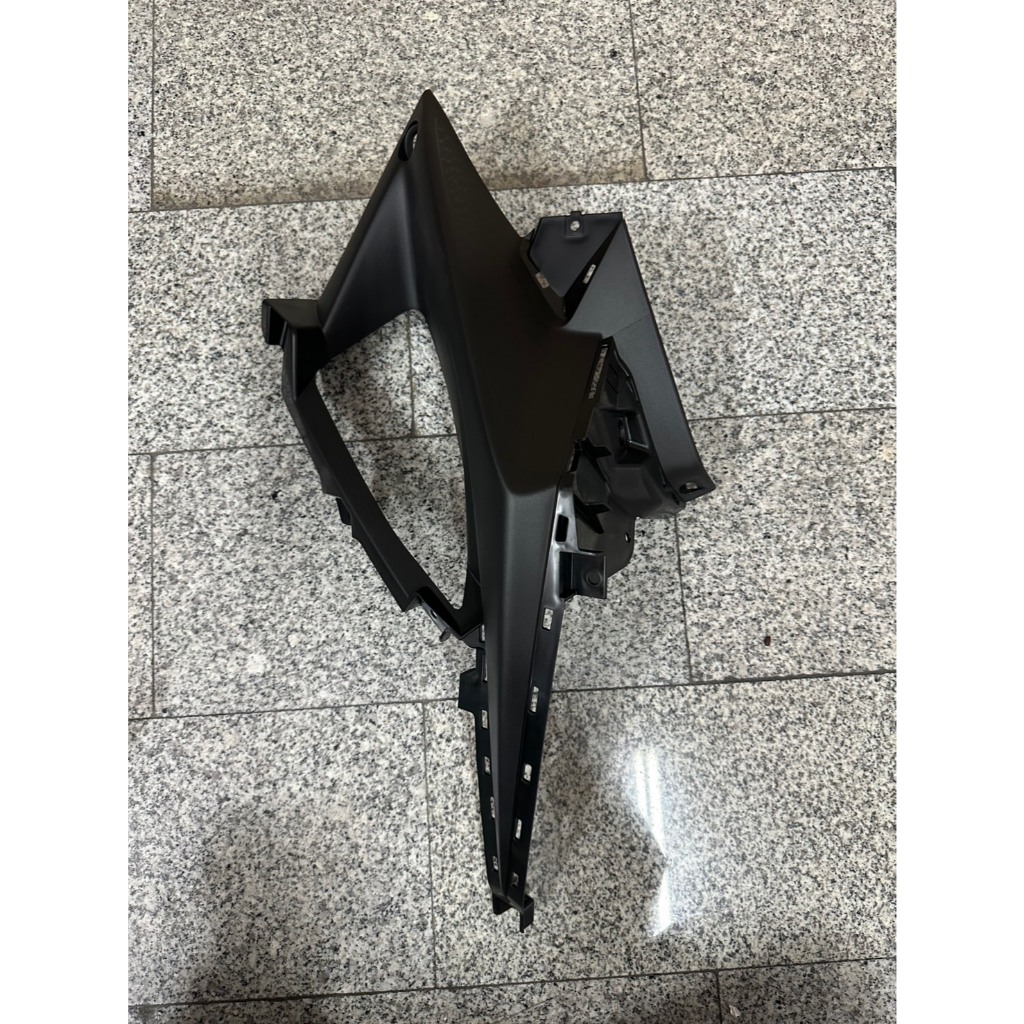 หน้ากากแฟริ่งข้างขวา R15 (แท้เบิกศูนย์100%) Yamaha R15 BK6-F117W-00