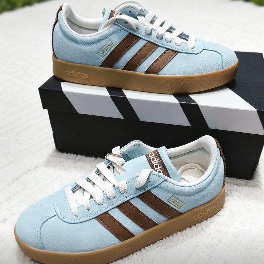 ( ของแท้ 100%)Adidas Vl Court Classic low cut sneakers in blue