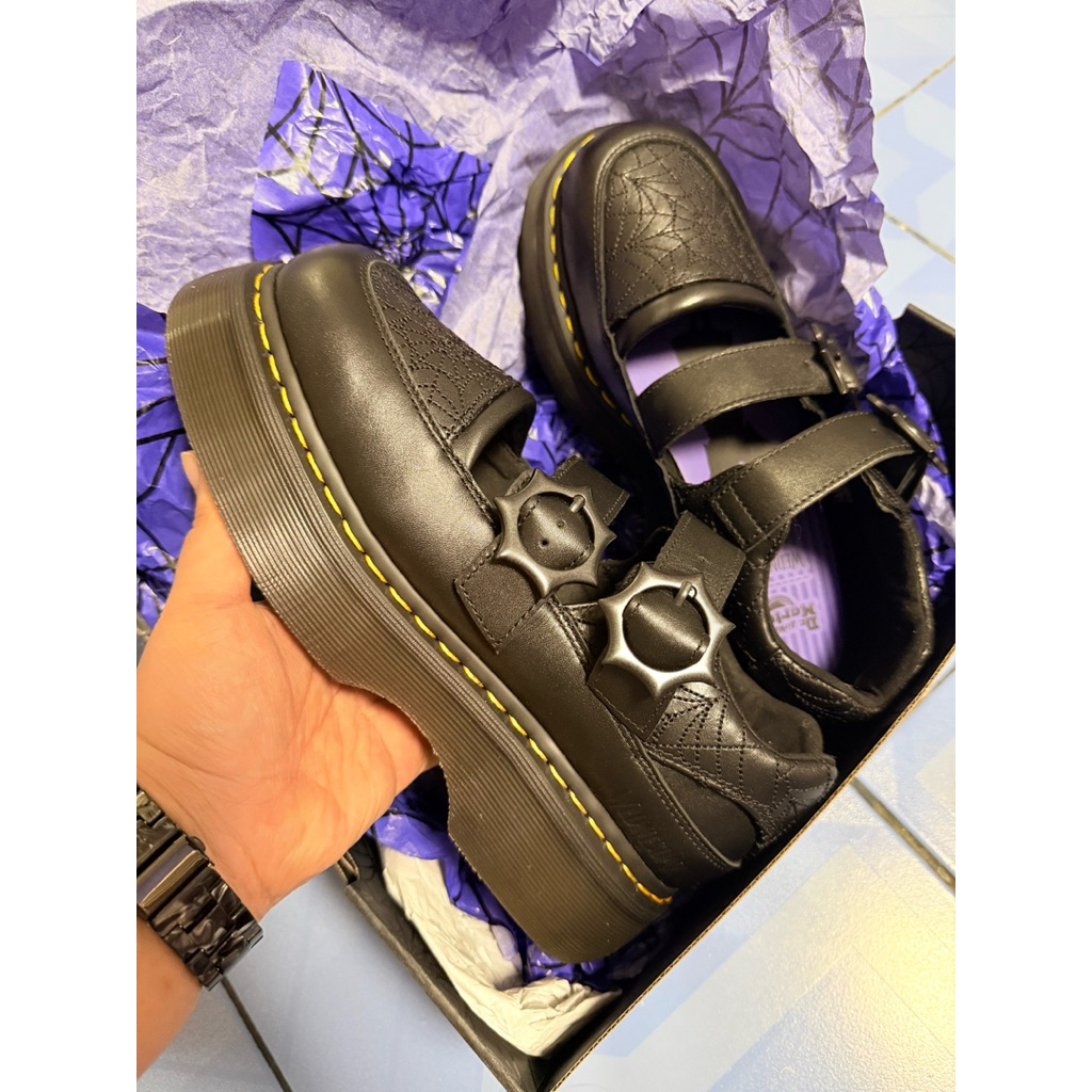 Dr. Martens Wednesday Buzz Mary Jane มือสอง 7UK