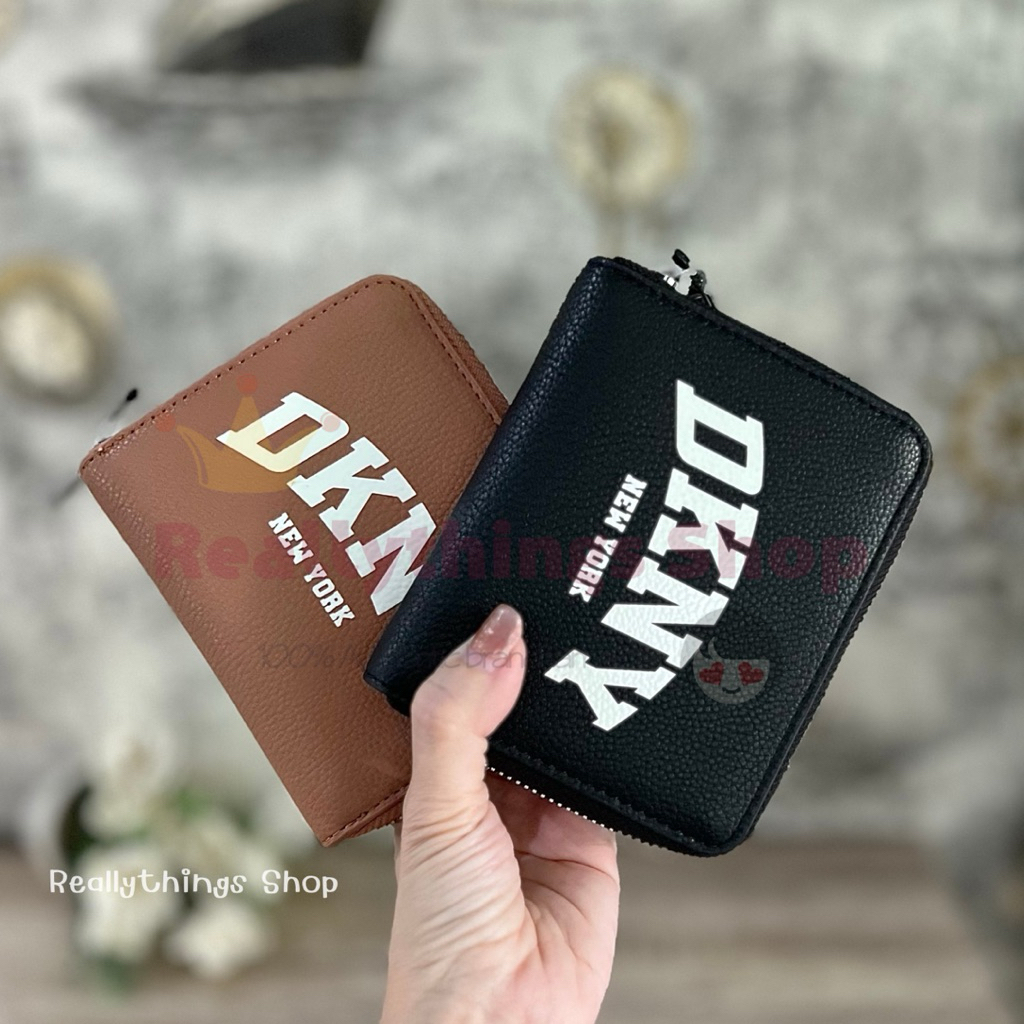 [ลดเพิ่ม:โค้ดคุ้ม]{แท้💯%📮พร้อมส่ง+ส่งฟรี} กระเป๋าตังค์ซิปรอบ DK_NY Hadlee Zip Around Wallet