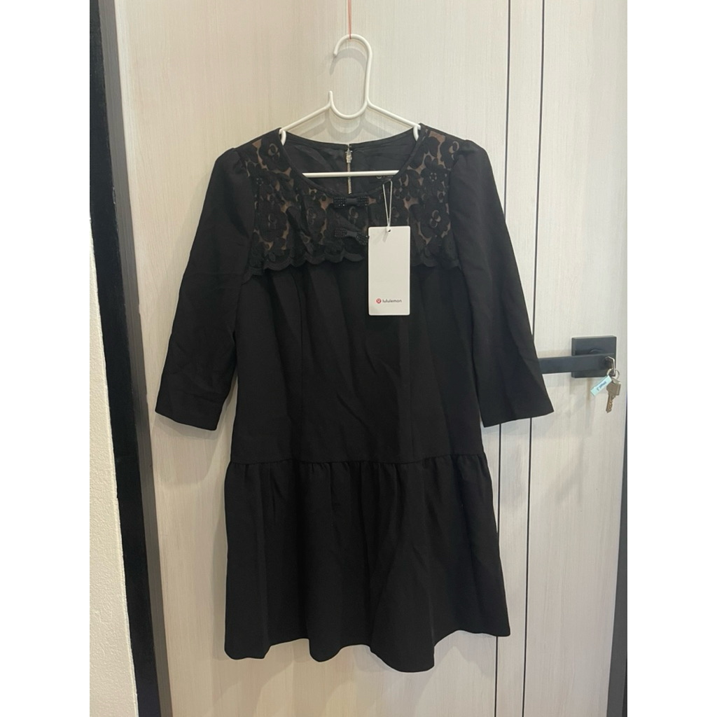 Size SM เดรสดำทำงาน แต่งคอลายลูกไม้ #K15