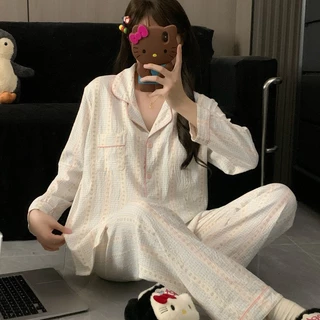 ชุดนอนแขนยาวขายาว ไหมญี่ปุ่นลายเดซี่ฟ้า งานพรีเมี่ยม พร้อมส่ง