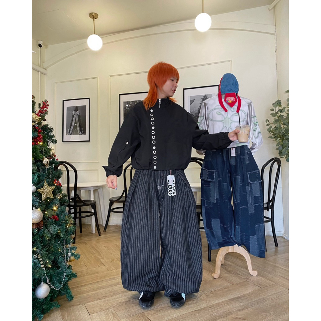 [ พร้อมส่ง ] Midnight Stripe Cotton Denim กางเกงยีนส์ลายทาง ผ้าหนามีน้ำหนัก ทรงกระบอกใหญ่ทิ้งตัวสวย