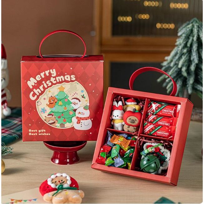 กล่องใส่ขนมลายคริสมาสต์ merry christmas new santa 4 ช่อง  (แพค 5 ใบ)