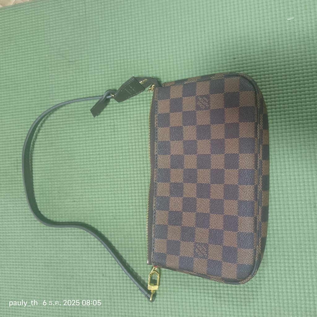 Lv used bags like new good condition and good price