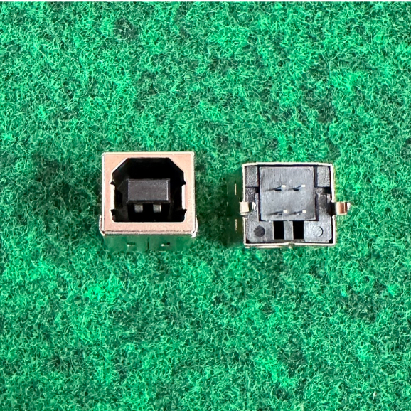 Port USB Type B Female 4 Pin  สำหรับ Mainboard Printer แบบตั้ง จำนวน  1 อัน