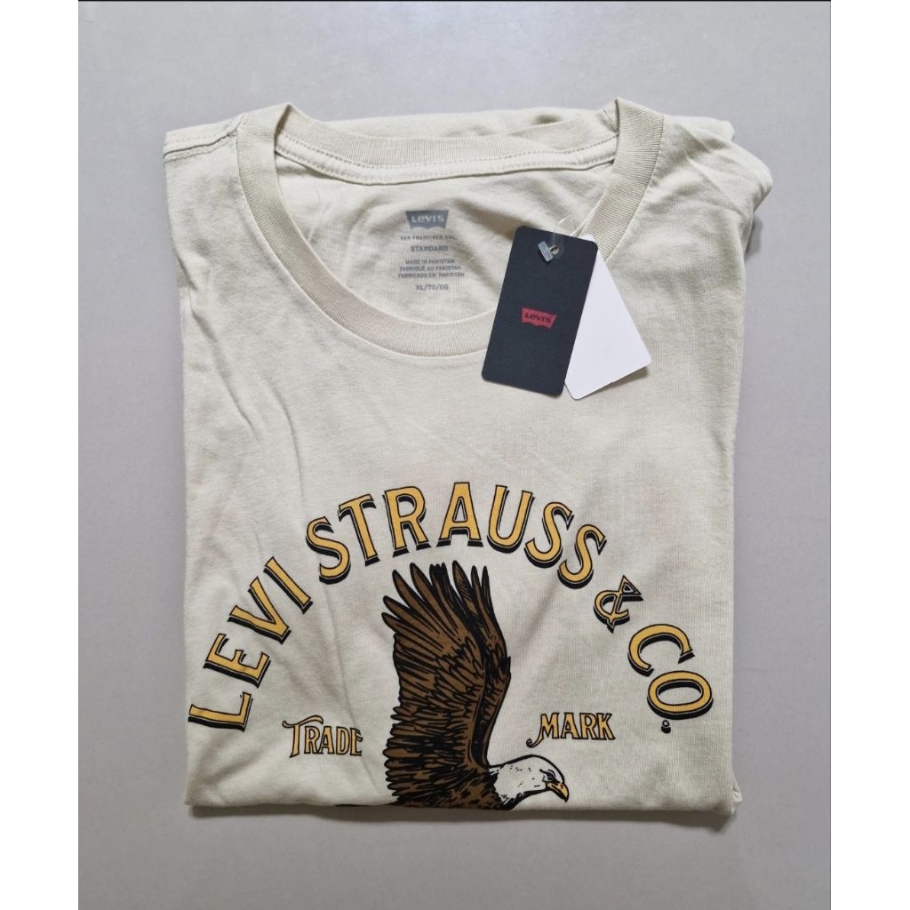 เสื้อยืดราคา 1,190 บาท Levi's คลาสสิคคอลเลคชั่น ผ้ายืด นิ่ม สวมไส่สบาย ผ้าคอตตอน 100 % สินค้าใหม่มือหนึ่ง