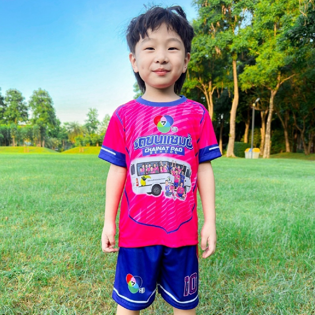 ชุดเซ็ท เสื้อบอลชัยนาท รถขนแชมป์ เสื้อแขนสั้น+กางเกงขาสั้น ชุดเด็ก ลายการ์ตูน ผ้าไมโครไฟเบอร์ ราคา ถูกที่สุด ดีลบีเคเค แกลเลอรีภาพที่ 4
