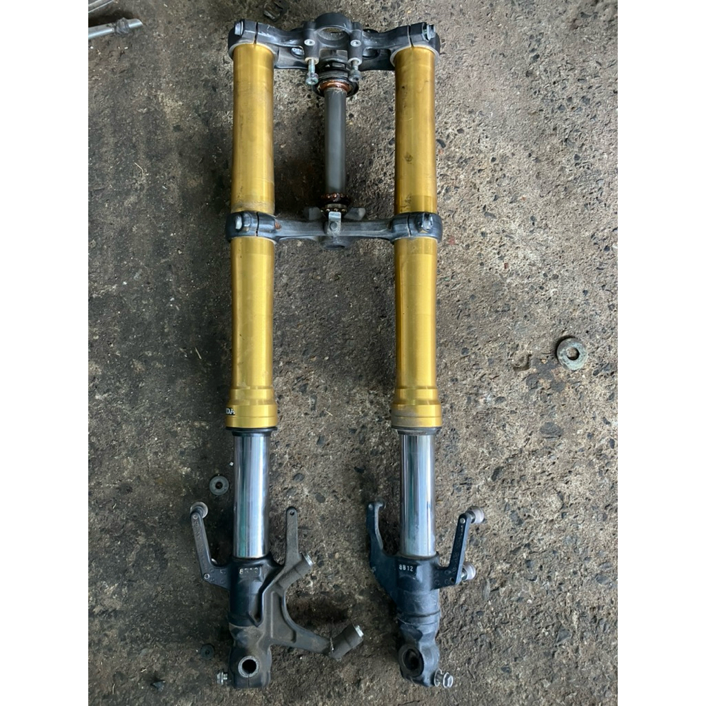 โช๊คหน้า cb150r ปี 2018 แท้ถอดมือสองสภาพสวย