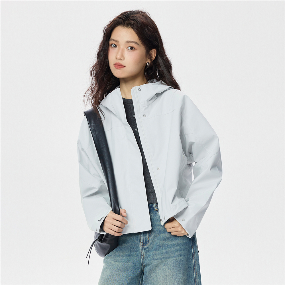 GIORDANO เสื้อแจ็คเก็ตฮู้ดผู้หญิง Women's Hooded Woven Jacket 05375016
