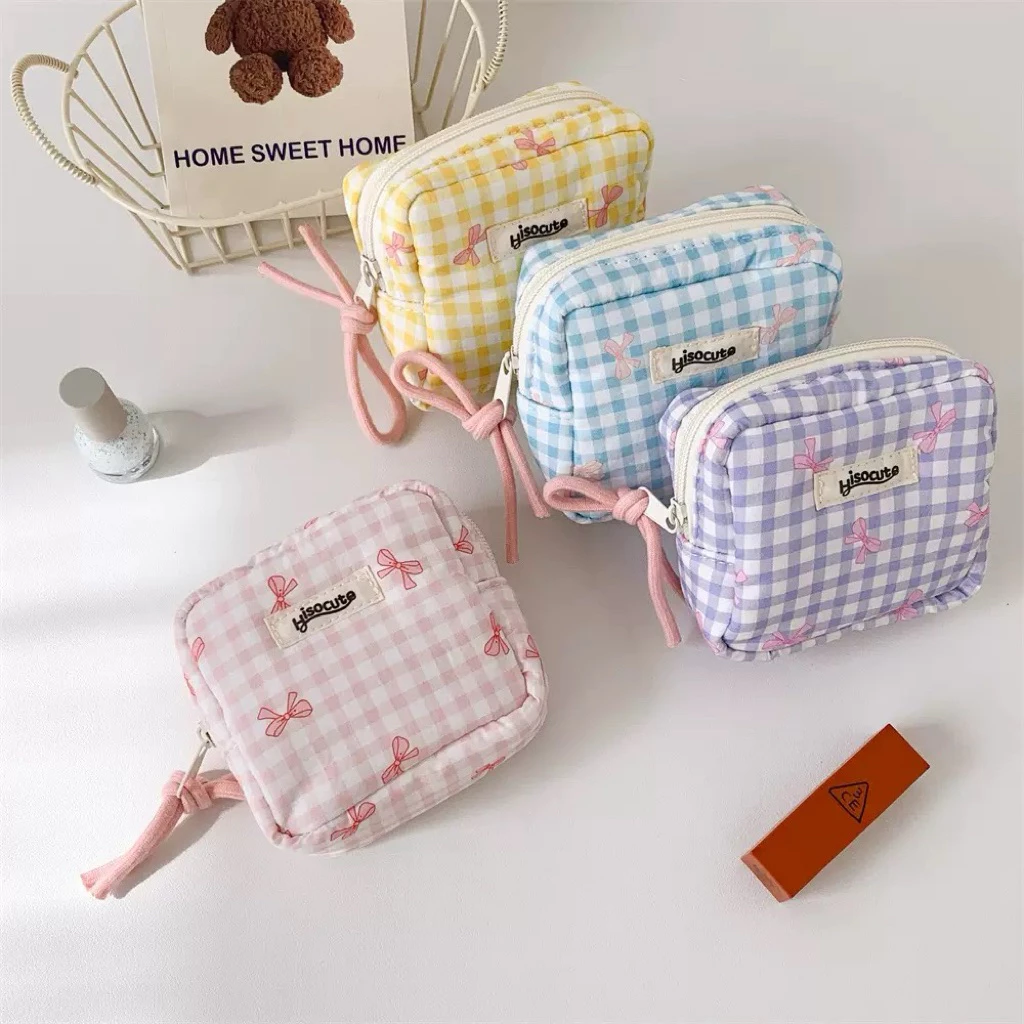 Cosmetic Bag – กระเป๋าเครื่องสำอางสไตล์เกาหลี | ความจุใหญ่ ลายตาราง พร้อมโบว์ | สำหรับสกินแคร์ & เมคอัพ thumbnail 7