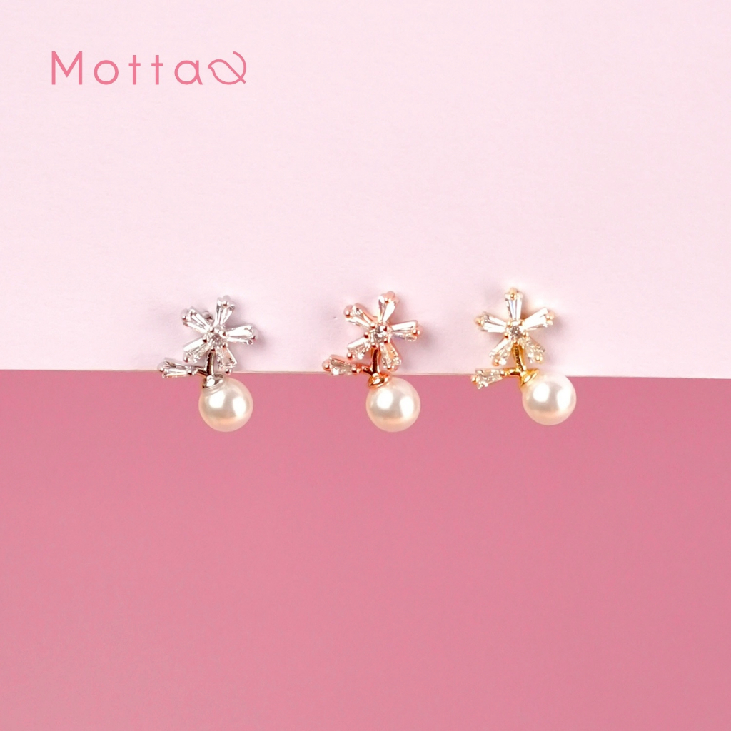 Motta Earring ต่างหูติดหูชุบทองคำขาว รูปดอกไม้เพชร CZ ประดับไข่มุก