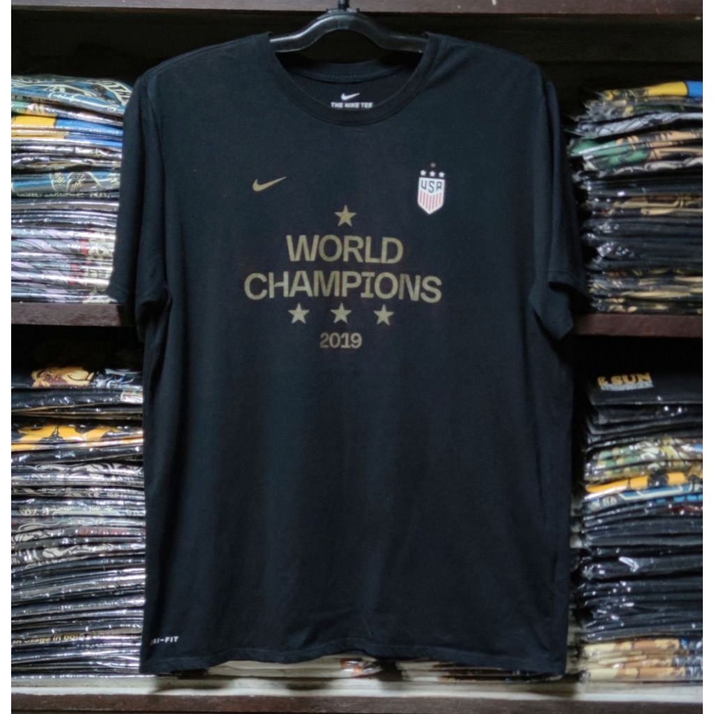 เสื้อยืดมือสอง WORLD CHAMPIONS Size XL อก 24/29.5 Made In India เนื้อผ้า 60%Cotton 40%Polyester

