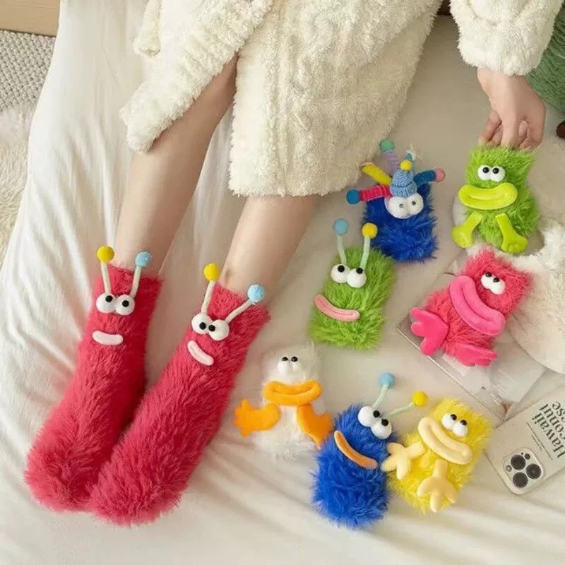 SOCK-SNAIL🪅ถุงเท้าการ์ตูนสุดน่ารัก ขนนุ่มปุยนิ่ม แบบตุ๊กตาการ์ตูน ถุงเท้าหลากสี ฟรีไซส์ใส่สบาย🪅