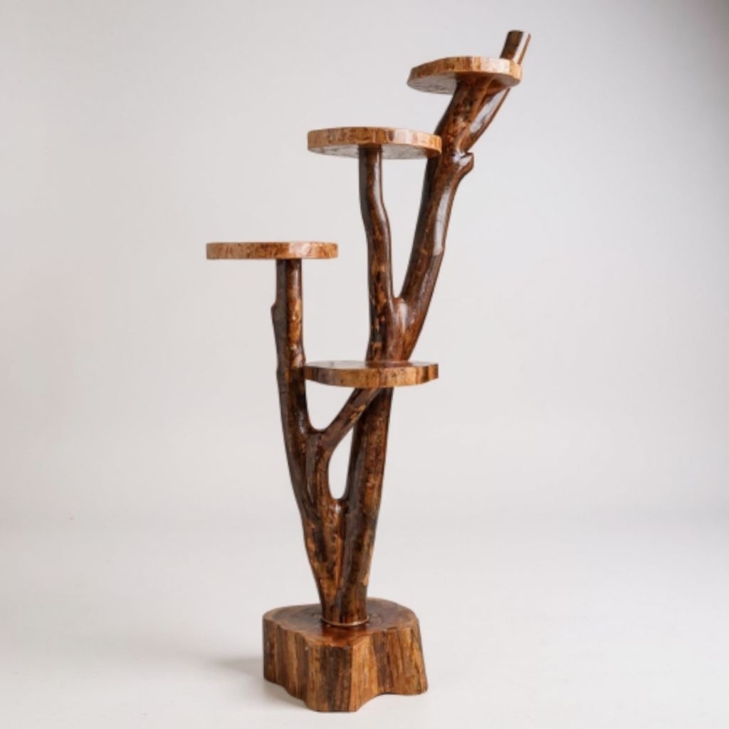 The cat tree is made of hardwood.200cm.