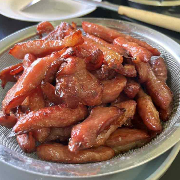 สันคอหมูแดดเดียว จ.เชียงใหม่ (พร้อมทาน) แพ็คละ 200 กรัม