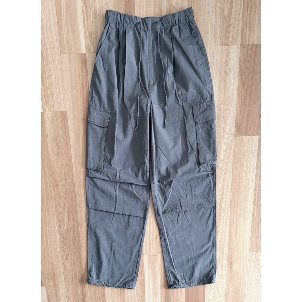 gu cargo pant เข่าย่น เทา s