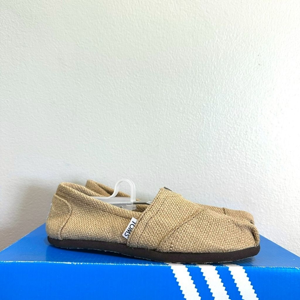 Toms 36.5/23  มือสอง