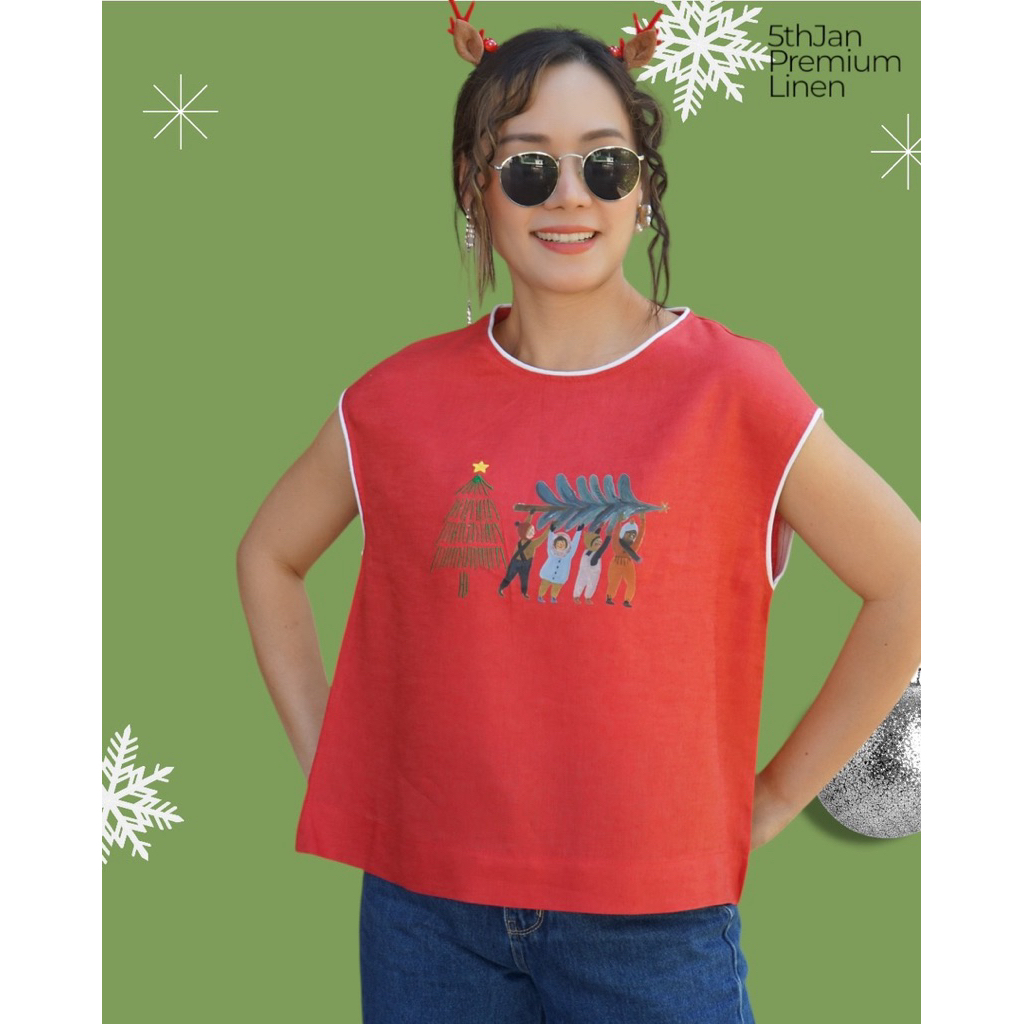 5th Jan เสื้อคอกลม แขนล้ำ กระดุมคอหลัง แต่งกุ๊นรอบคอและวงแขน ด้านหน้าปักและสกรีนลาย ผ้าลินินแท้ 100%