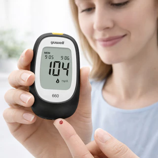 เครื่อง วัด น้ำตาล ในเลือด Yuwell รุ่น660 แสดงผลเร็ว แม่นยำ เหมาะกับผู้ป่วยเบาหวาน แถมฟรีเข็มแผ่นตรวจภายในกล่อง 10ชิ้น