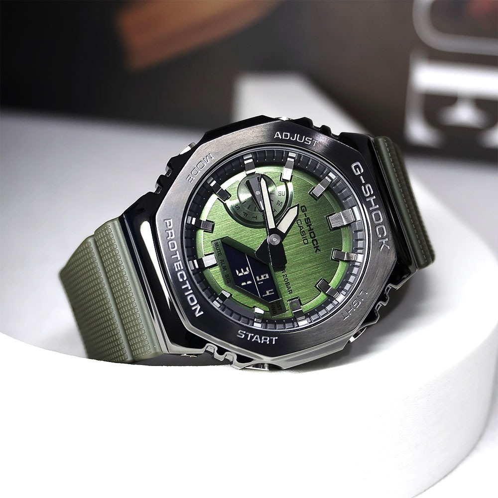 Casio G-Shock นาฬิกาข้อมือ รุ่น GM-2100 (GM-2100-1A,GM-2100B-3A,GM-2100BM-1A,GM-2100M-1A)