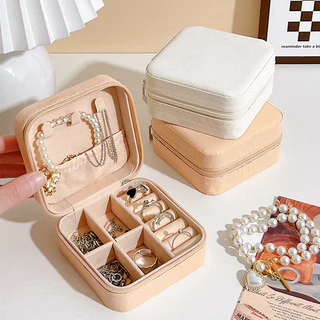หนังเทียม กล่องใส่เครื่องประดับ ทรงสี่เหลี่ยม หรูหรา พรีเมี่ยม คุณภาพสูง Jewelry Box PU Leather Square Shape