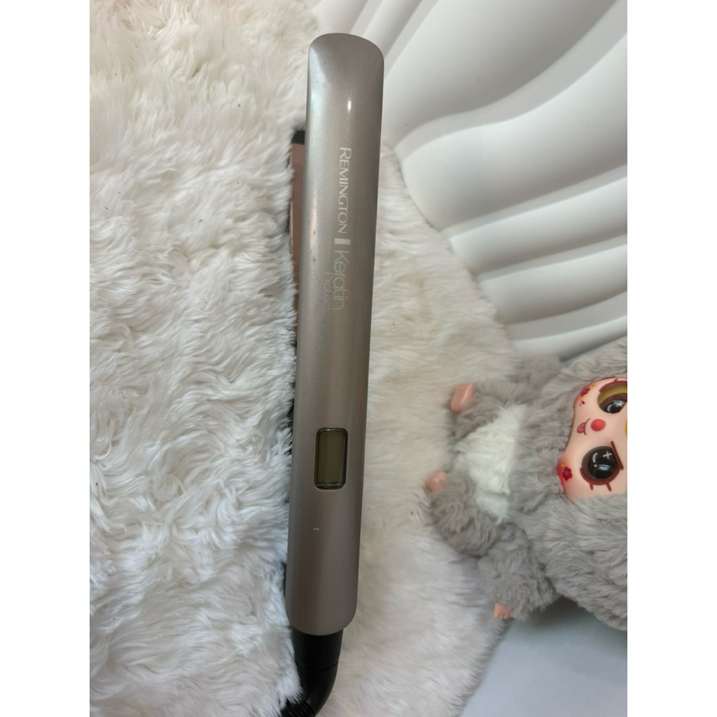 เครื่องหนีบผม Remington KERATIN PROTECT รุ่น S8540  สีน้ำตาล มือสอง ตำหนิเล็กน้อย