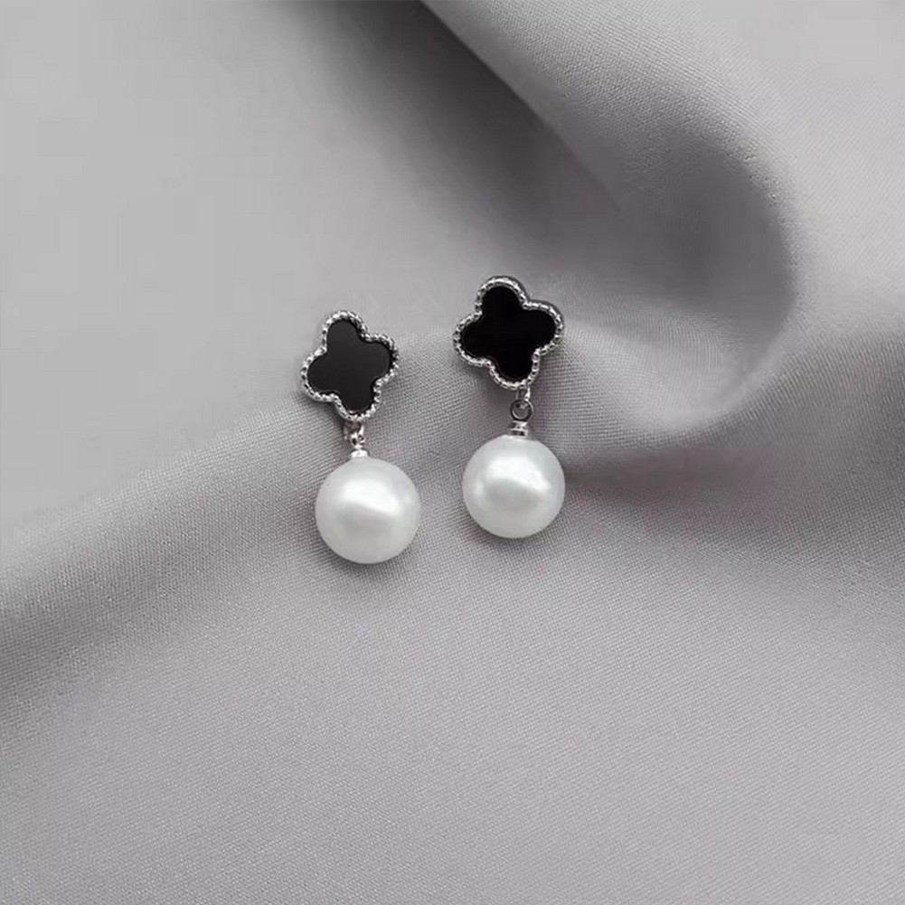 QK Jewelry ต่างหูมุกรูปใบโคลเวอร์สี่แฉก ดีไซน์หรูหราและมีสไตล์ ชุบทองคำแท้ และใช้เข็มเงินสเตอร์ลิง 925 ราคา ถูกที่สุด ดีลบีเคเค แกลเลอรีภาพที่ 7