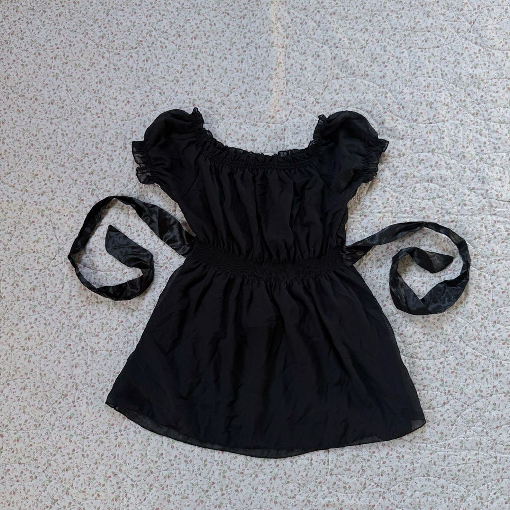 dark coquette tie top — อก36-44 ยาว25.5 ตัดป้าย