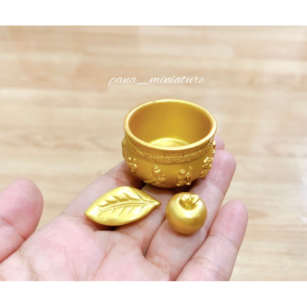 กระถางสีทองจิ๋ว แอปเปิ้ลสีทองจิ๋ว เสริมสิริมงคล โมเดลทำจาเรซิ่น ของถวายจำลองขนาดจิ๋ว