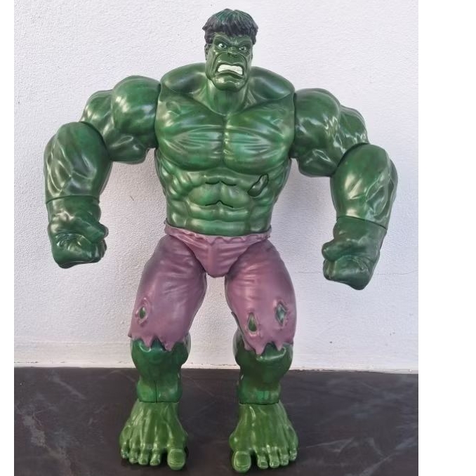 Disney Store 14" Incredible Hulk Marvel Talking Action Figure