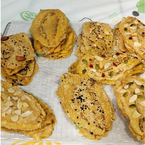 ขนาดแบบ 1 กิ่โลกรัม กล้วยหนึบ หน้ารวมธัญพืชกล้วยนว้า และกล้วยหักมุก หน้าออริจินอล หน้าไม่ใส่น้ำตาล