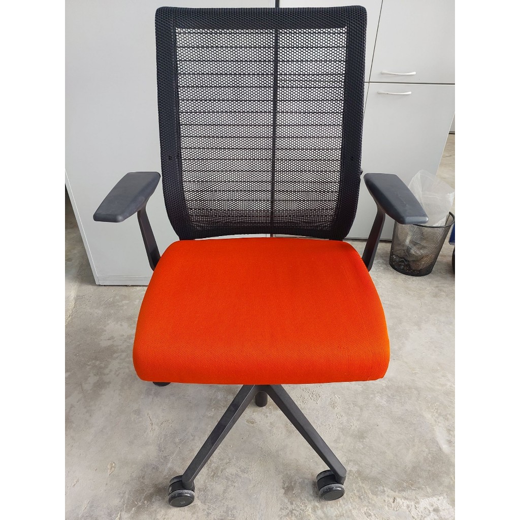 Steelcase Think Chair V1 เก้าอี้สำนักงานเพื่อสุขภาพ ระบบ Ergonomic ปรับอัตโนมัติ มือสองสภาพดี