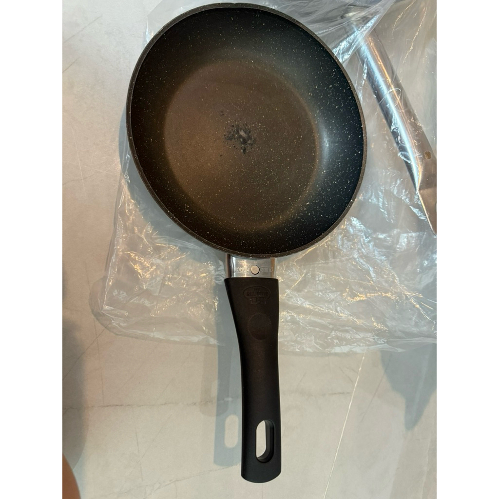 มือสอง กะทะ ZWILLING J.A. Henckels & BALLARINI used