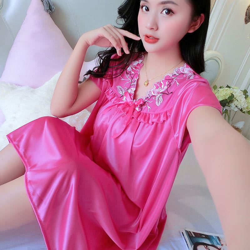 ชุดนอนผ้าไหมน้ำแข็งสำหรับผู้หญิงไซส์ใหญ่ สไตล์ใหม่ เดรสยาว เซ็กซี่ ทรงหลวม แขนสั้น เหมาะสำหรับใส่ในบ้าน