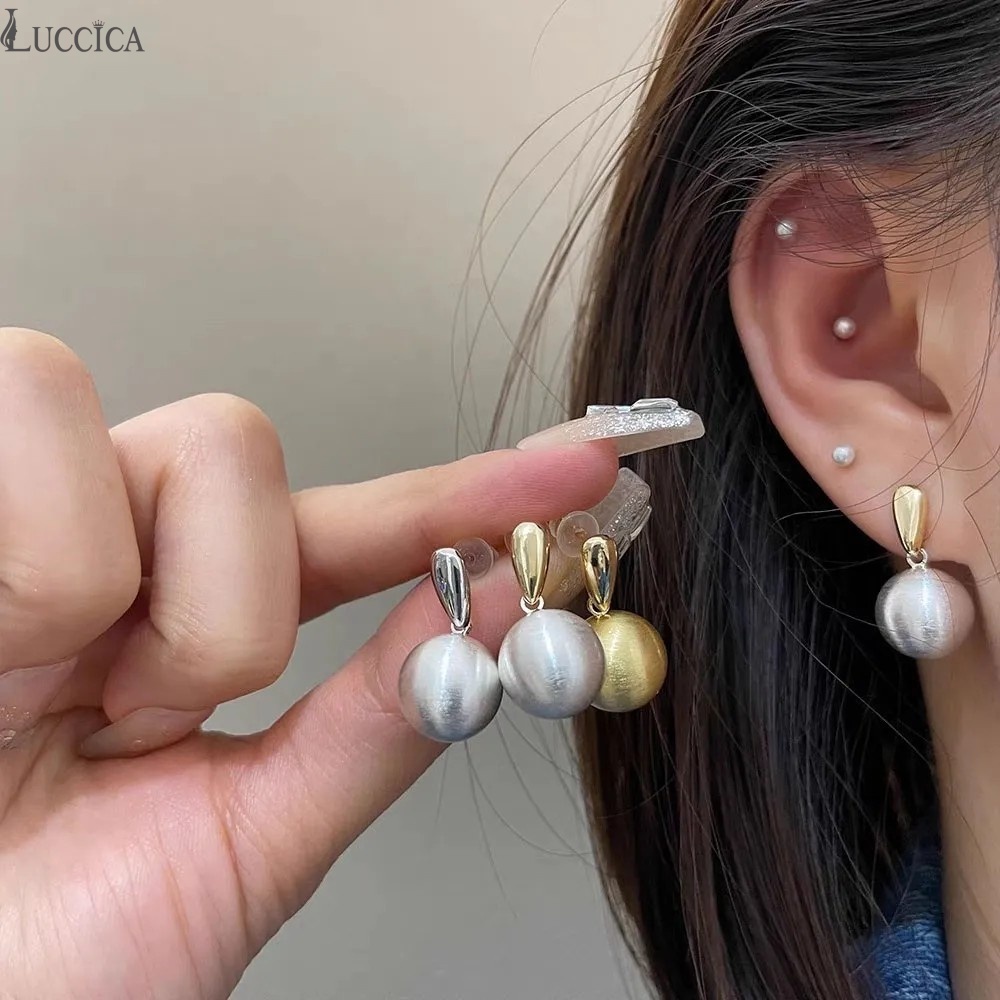 S925 เข็มเงินต่างหูลูกโลหะ Niche Frosted Brushed ของยุโรปและอเมริกาสไตล์มินิมอลลิสต์ต่างหูอินเทรนด์และปัจเจกบุคคลสำหรับผ