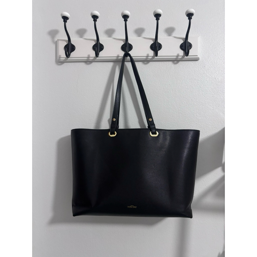 กระเป๋าถือสีดำสะพายข้างยี่ห้อ tocco toscano (สภาพเหมือนใหม่)
