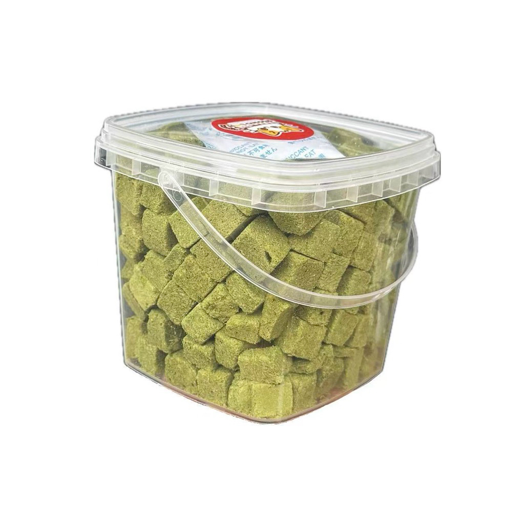 อกไก่ผสมหญ้าแมว [กระปุก M] 90g Freeze dried Cat Treats เสริมวิตามิน ลดก้อนขน ต้นอ่อนข้าวสาลี ขนมแมว ฟรีซดราย