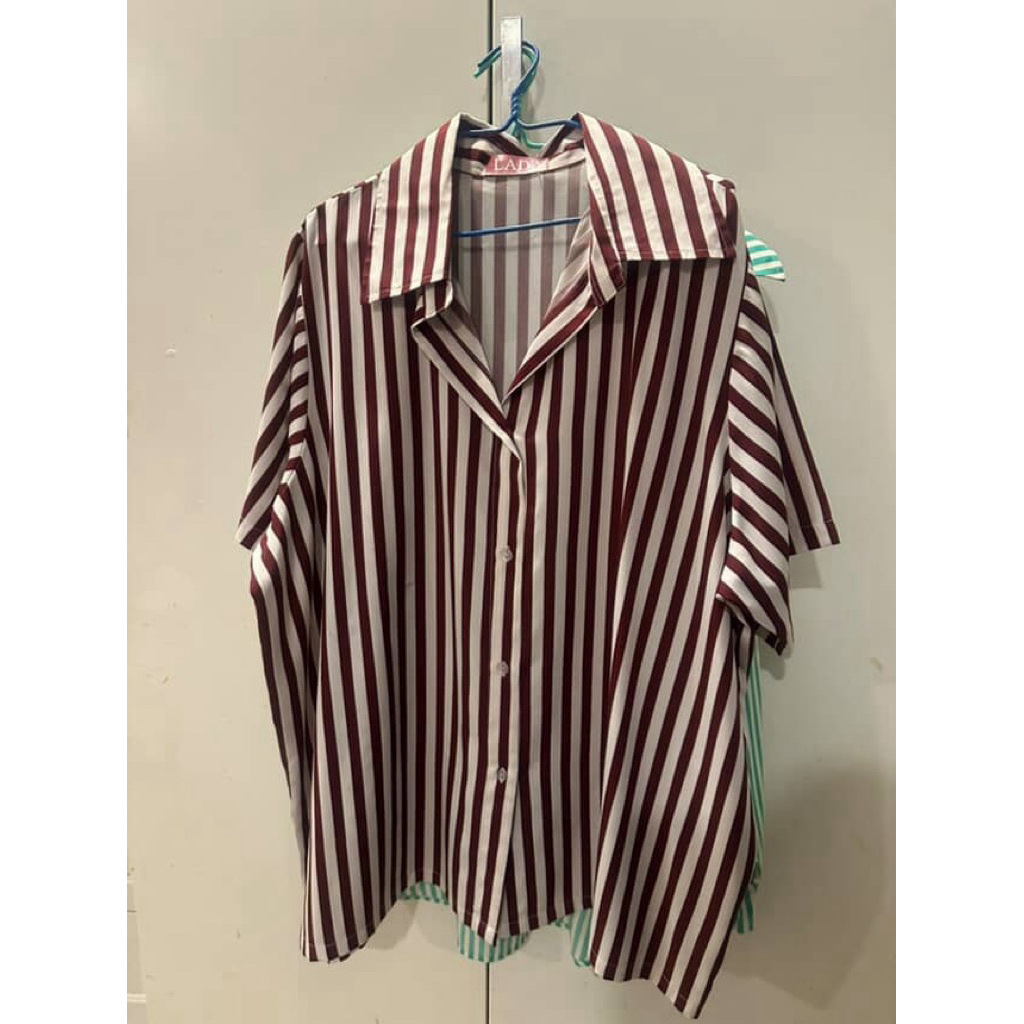 เสื้อแขนสั้น lada brand อก56“ มีสีละตัวเท่านั้น