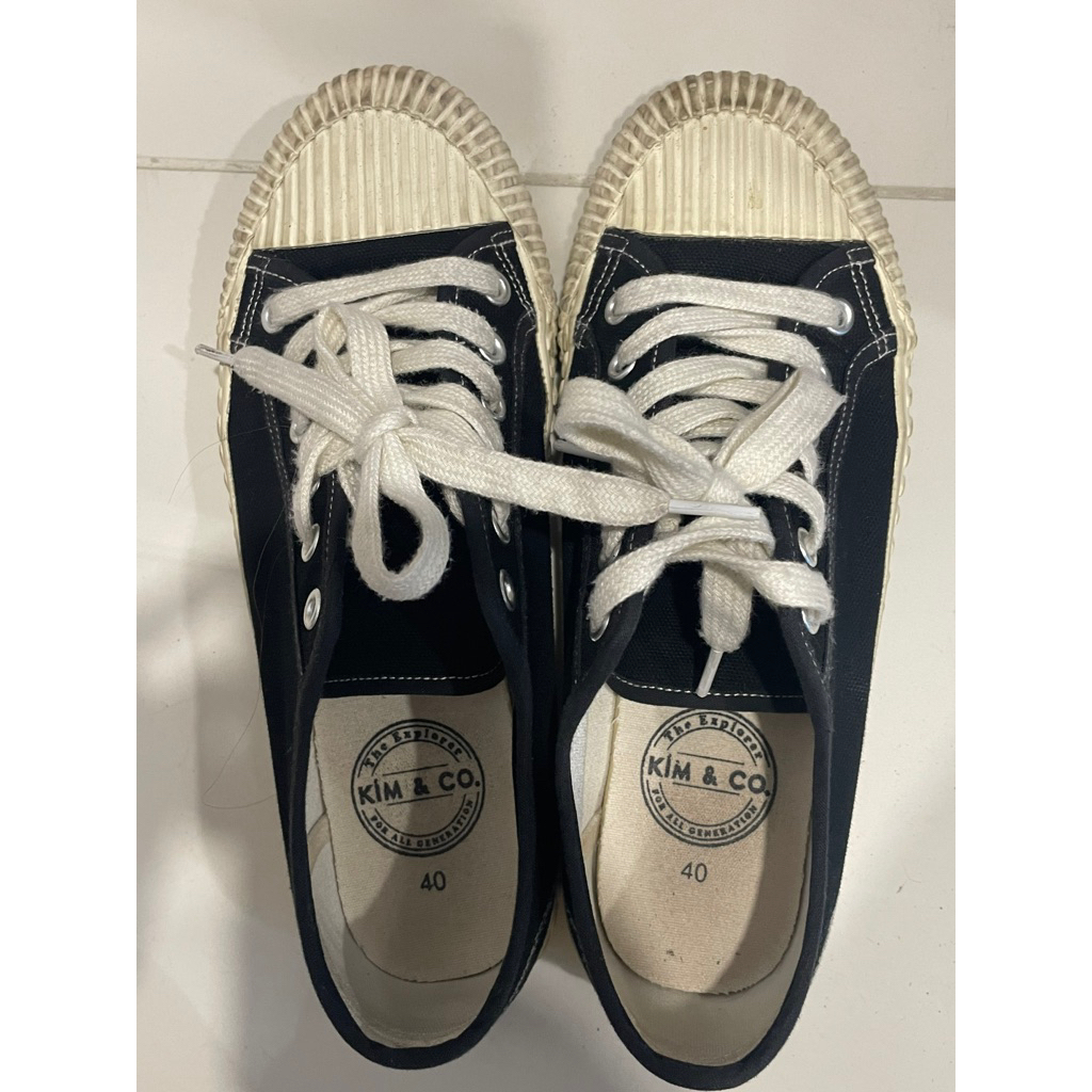 Kim & co รองเท้าผ้าใบรุ่นฮิต size 40