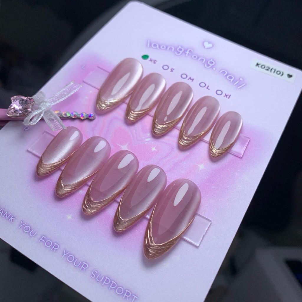 𝓵𝓪𝓸𝓷𝓰𝓯𝓸𝓷𝓰.𝓷𝓪𝓲𝓵 เล็บปลอมสำเร็จรูป 𐐪◡̎  สีลูกแก้วชมพู 𝐊𝟎𝟐 ขัดผงทอง🐹 (แบบทรงแหลมกลาง) ♔เปลี่ยนสี เปลี่ยนทรงเล็บได้