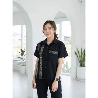 เสื้อพื้นเมืองผู้หญิงคอเชิ้ต แต่งแถบลายไทยคู่