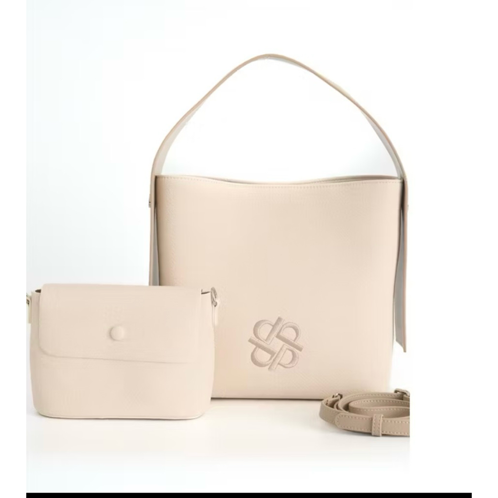 กระเป๋า Perota toast bag สีครีม ได้สองใบ เป็นกระเป๋าใหญ่ และกระเป๋าเล็ก crossbody