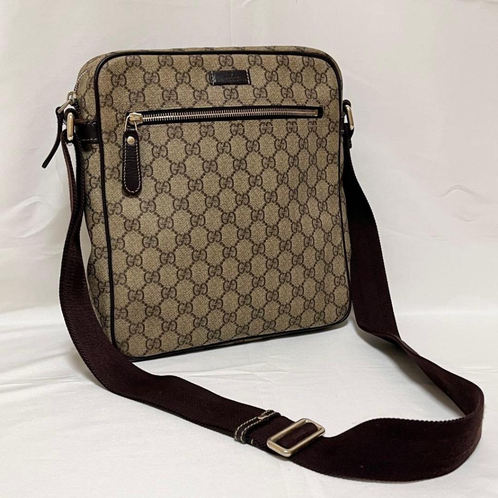 กระเป๋าสะพายไหล่/สะพายข้าง Gucci GG Supreme สีเบจ ของแท้ มือสอง จัดส่งตรงจากญี่ปุ่น
