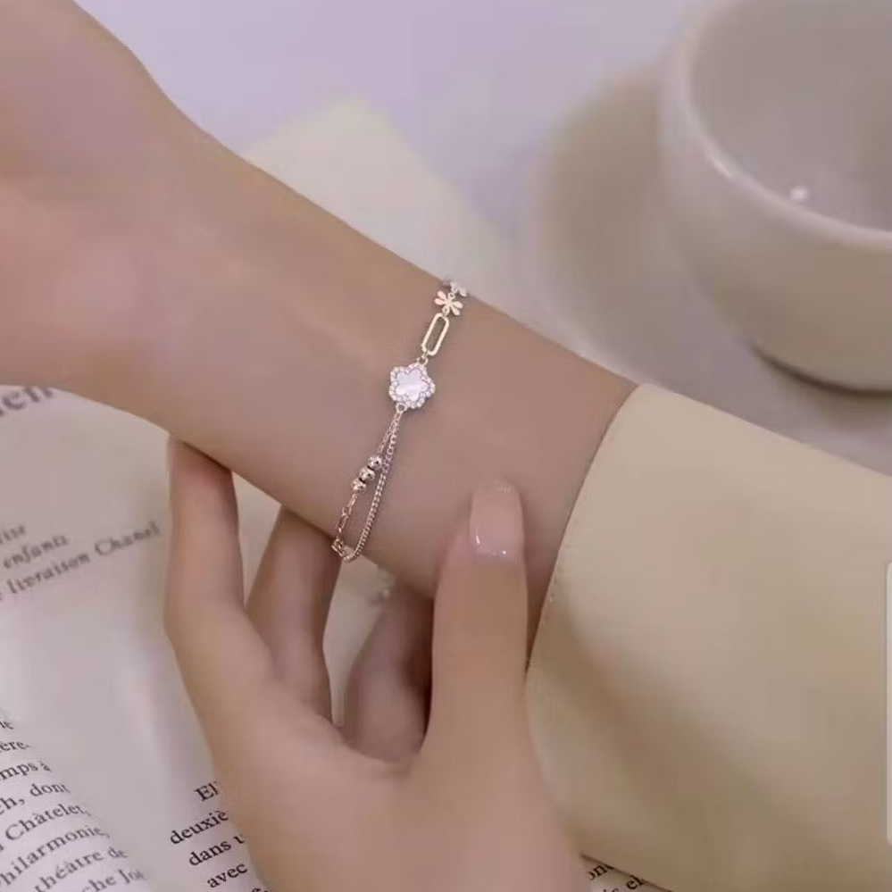 ⭐ TM Jewelry✨ สร้อยข้อมือเงินแท้ 92.5% รุ่น Ivory Bloom   สร้อยข้อมือผู้หญิง กำไลข้อมือผู้หญิง กำไลเงินแท้ พร้อมกล่อง ราคา ถูกที่สุด ดีลบีเคเค แกลเลอรีภาพที่ 2
