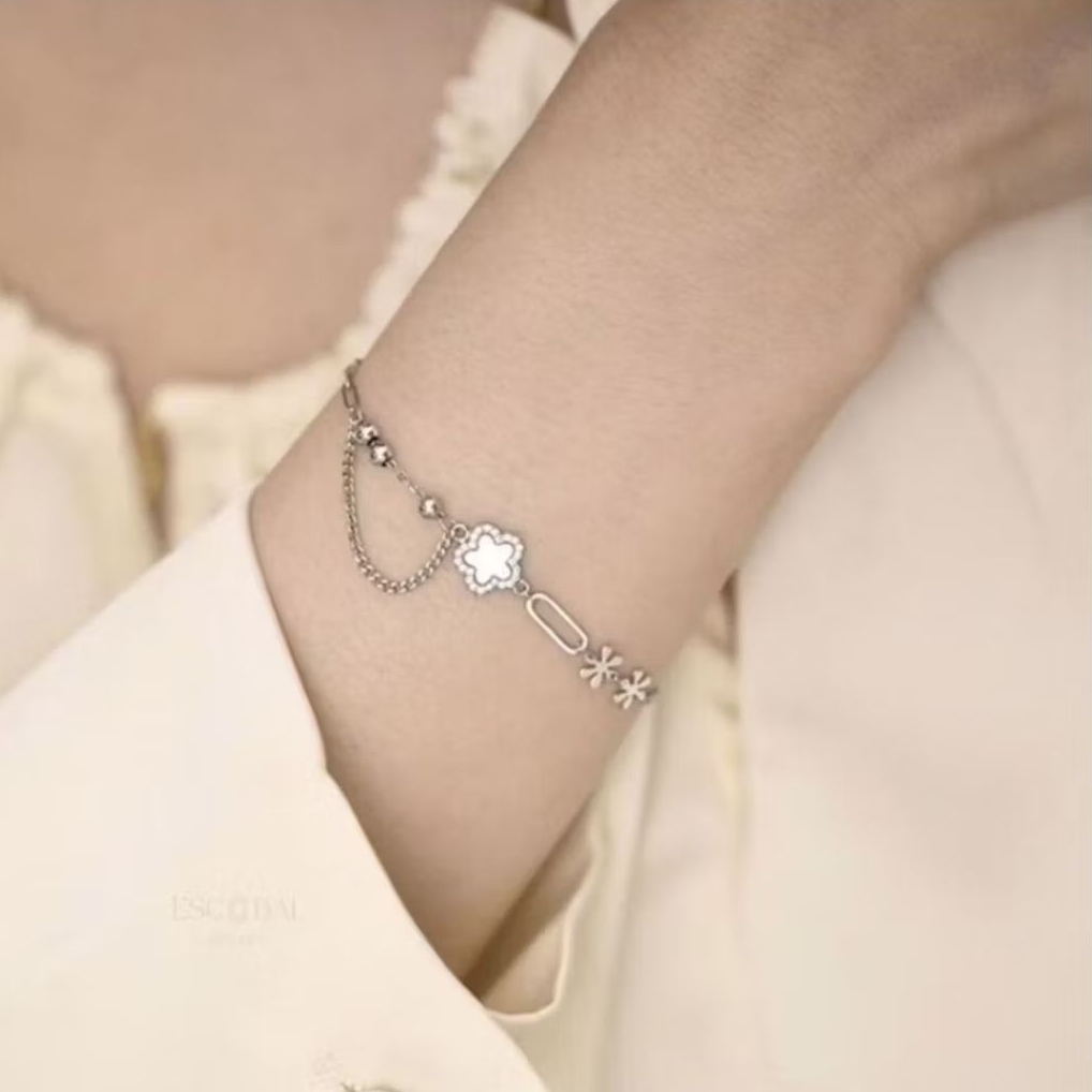 ⭐ TM Jewelry✨ สร้อยข้อมือเงินแท้ 92.5% รุ่น Ivory Bloom   สร้อยข้อมือผู้หญิง กำไลข้อมือผู้หญิง กำไลเงินแท้ พร้อมกล่อง ราคา ถูกที่สุด ดีลบีเคเค แกลเลอรีภาพที่ 3