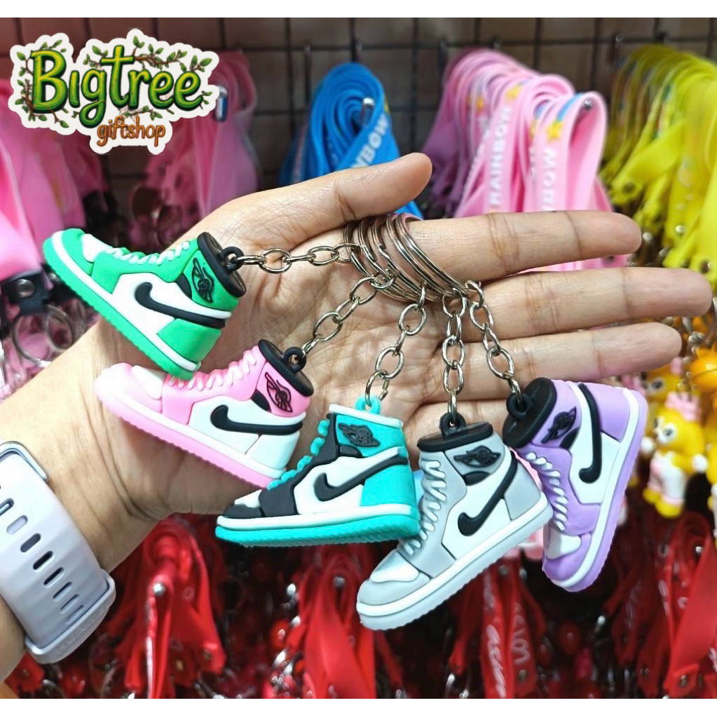 พวงกุญแจลายรองเท้าไม่มีกระดิ่งคละลาย1โหล12ชิ้น