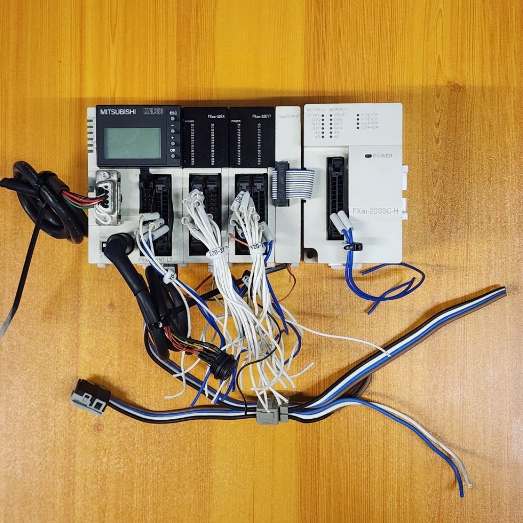 Mitsubishi 🟢 PLC FX3UC-32MT-LT + FX2NC-32EX + FX2NC-32EYT + FX2NC-CNV-IF + FX3U-20SSC-H PLC มือสอง