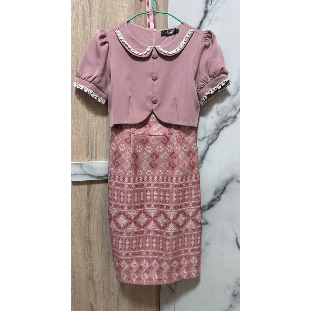 ชุดเดรส--ป้าย--Phawi